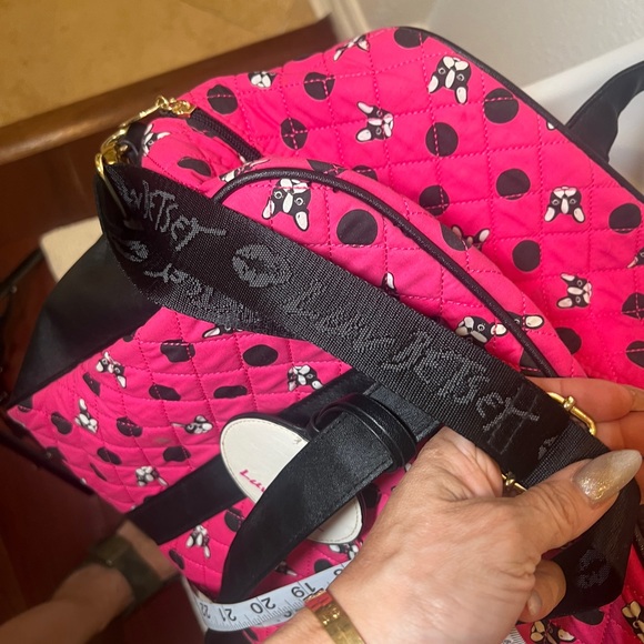 Large Betsy Johnson duffel bag- great condition inside & out. Rare find! Cuuute! - Picture 16 of 17